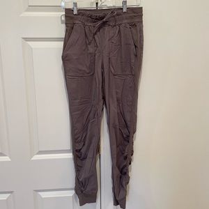 Lululemon dance studio joggers size 6